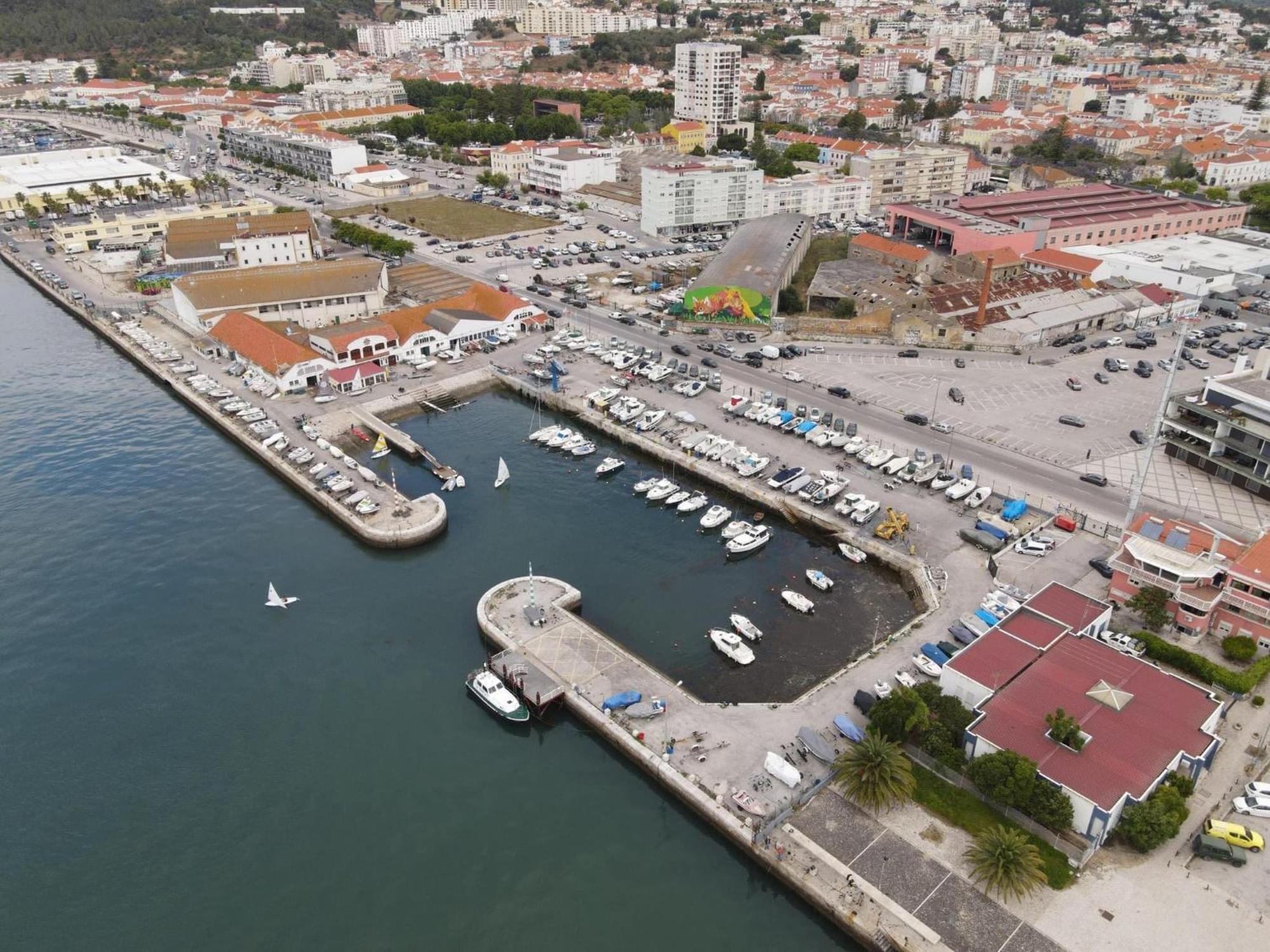Best Location Duplex Setubal Luaran gambar